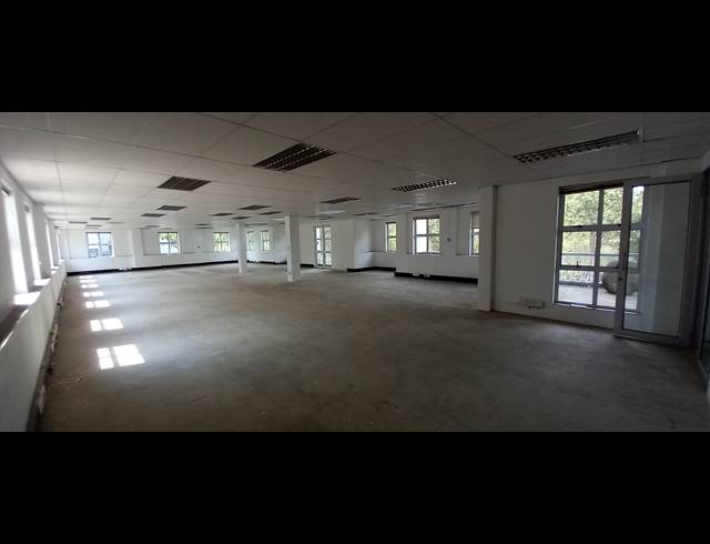 281M² OFFICE TO LET IN BRYANSTON
